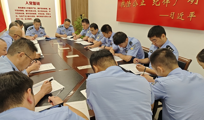 战酷暑，铸警魂--夏日大练兵纪实
