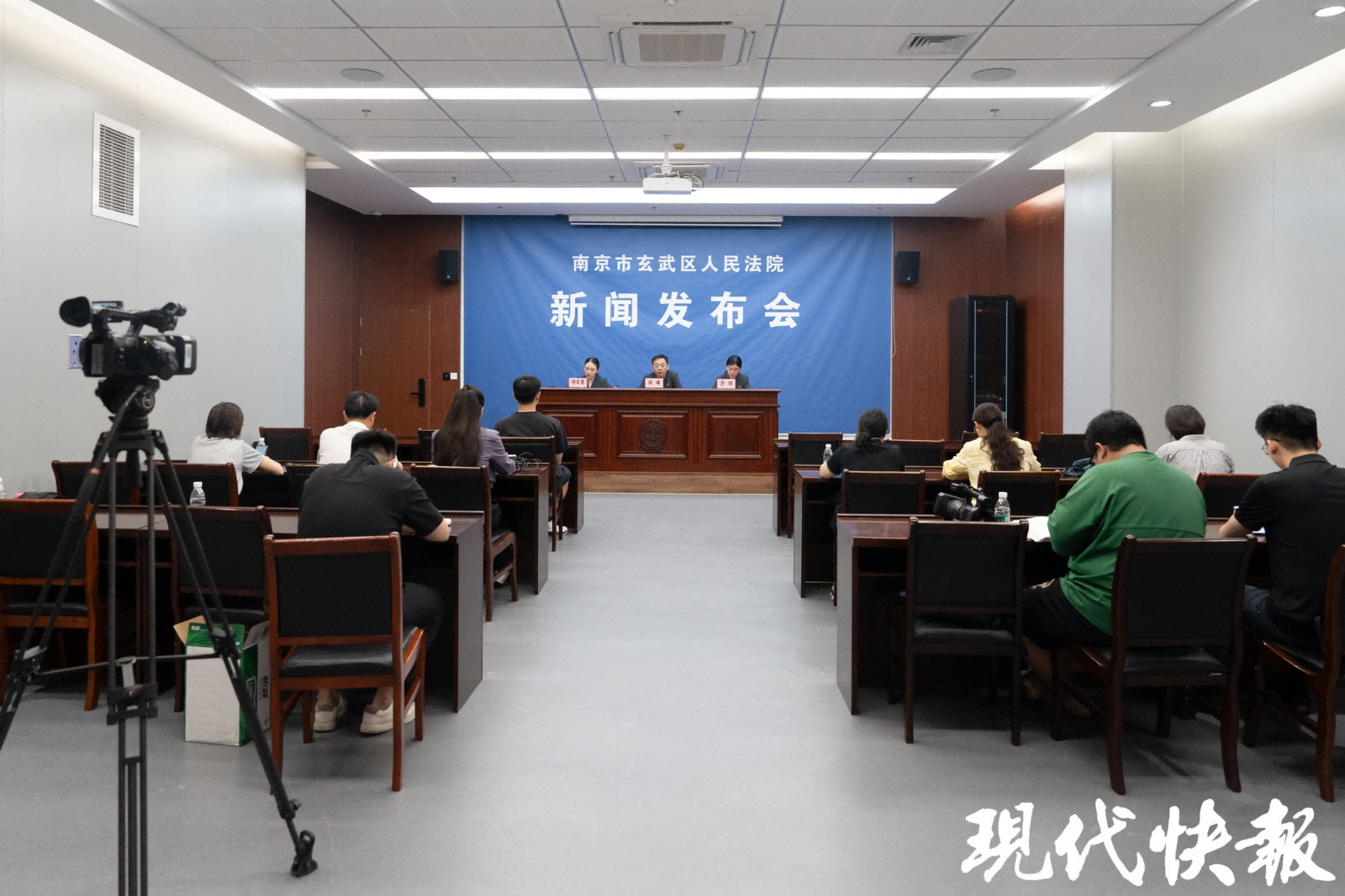 【现代快报】2023年南京玄武法院审结毒品犯罪案件6件10人,案发时35岁以下9人