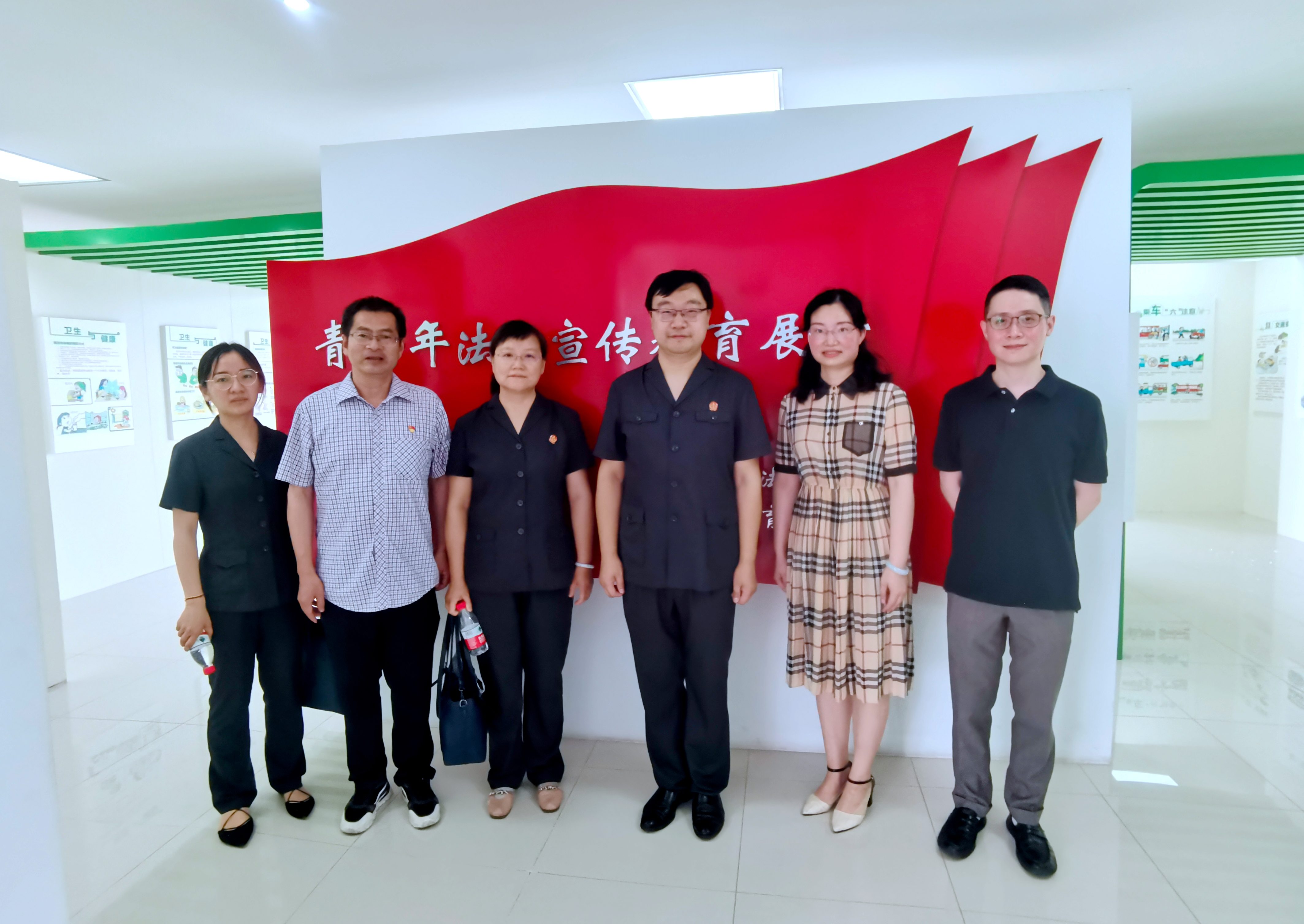 送法进校园 科学护成长