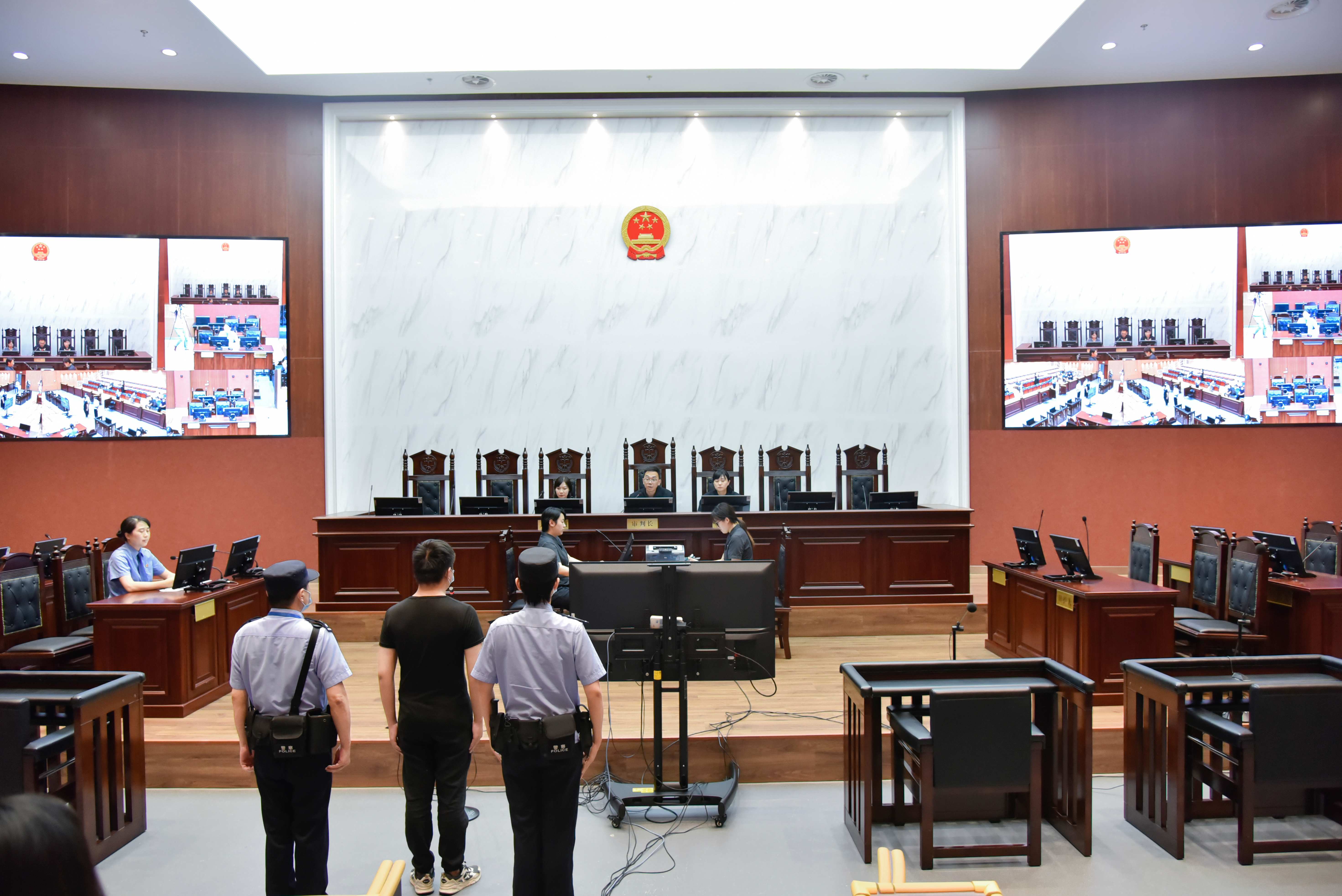 惩治养老诈骗犯罪 共筑老年生活“防护线”——玄武法院公开宣判五起养老诈骗刑事案件并召开新闻发布会