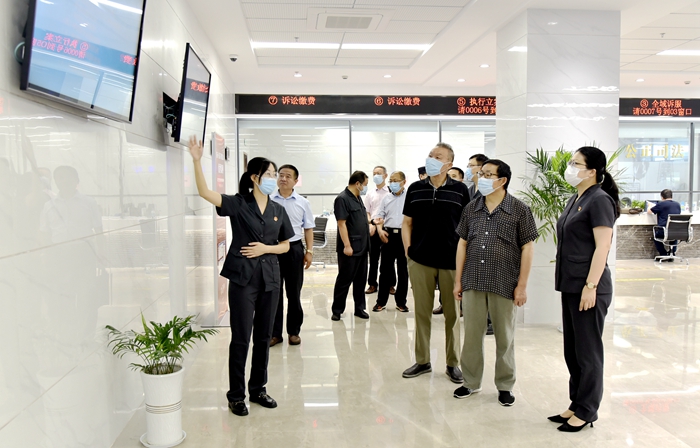 南京市政法系统关工委调研玄武法院关心下一代工作