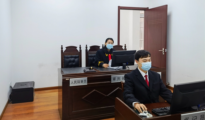 我为群众办实事——诉前鉴定、在线摇号服务群众促调解