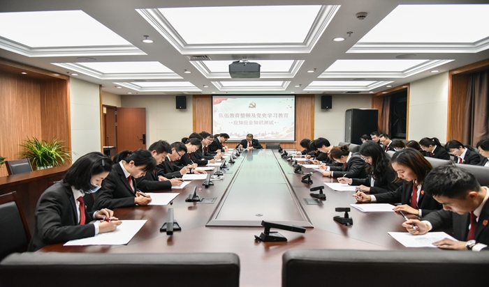 教育整顿进行时：政治夜校第一考 全员答题得分高