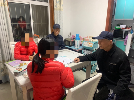 冷冷寒冬，暖暖关怀——记玄武区法院关工委&铁匠营社区关爱青少年活动