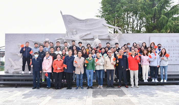 传承红色基因，汲取奋进力量--玄武法院组织干警参观西舍红色堡垒