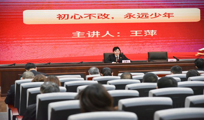 玄武法院开展英模教育——身边人讲身边事