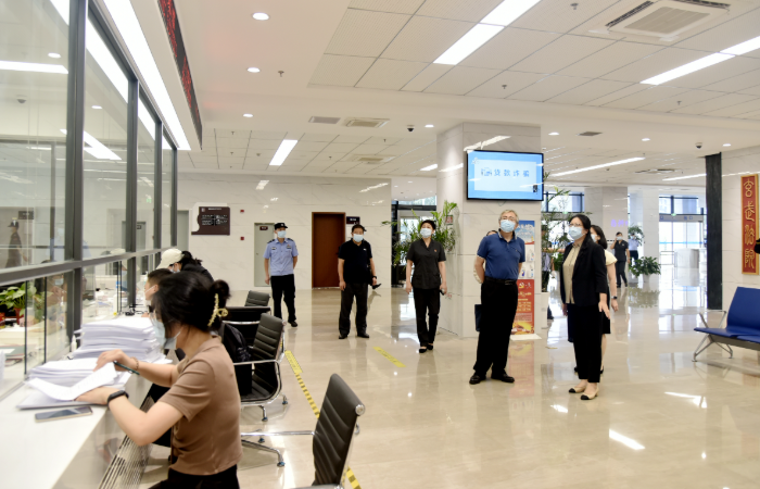 最高人民法院第三巡回法庭副庭长孙长山调研玄武法院少年审判工作