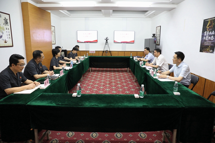 区领导调研区法院工作