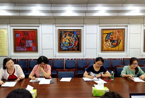 玄武法院法官参加全国中小学法治副校长调研会议