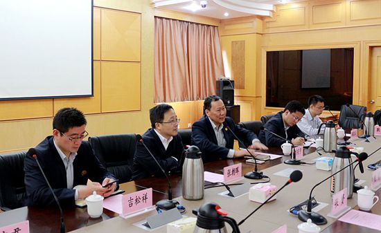 玄武法院与南京公证处开展更为深入的合作交流