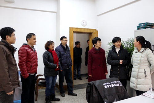 鸡年首个工作日,玄武法院干警精神饱满投入工作