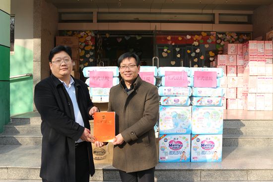 玄武法院党总支走访慰问南京市社会儿童福利院