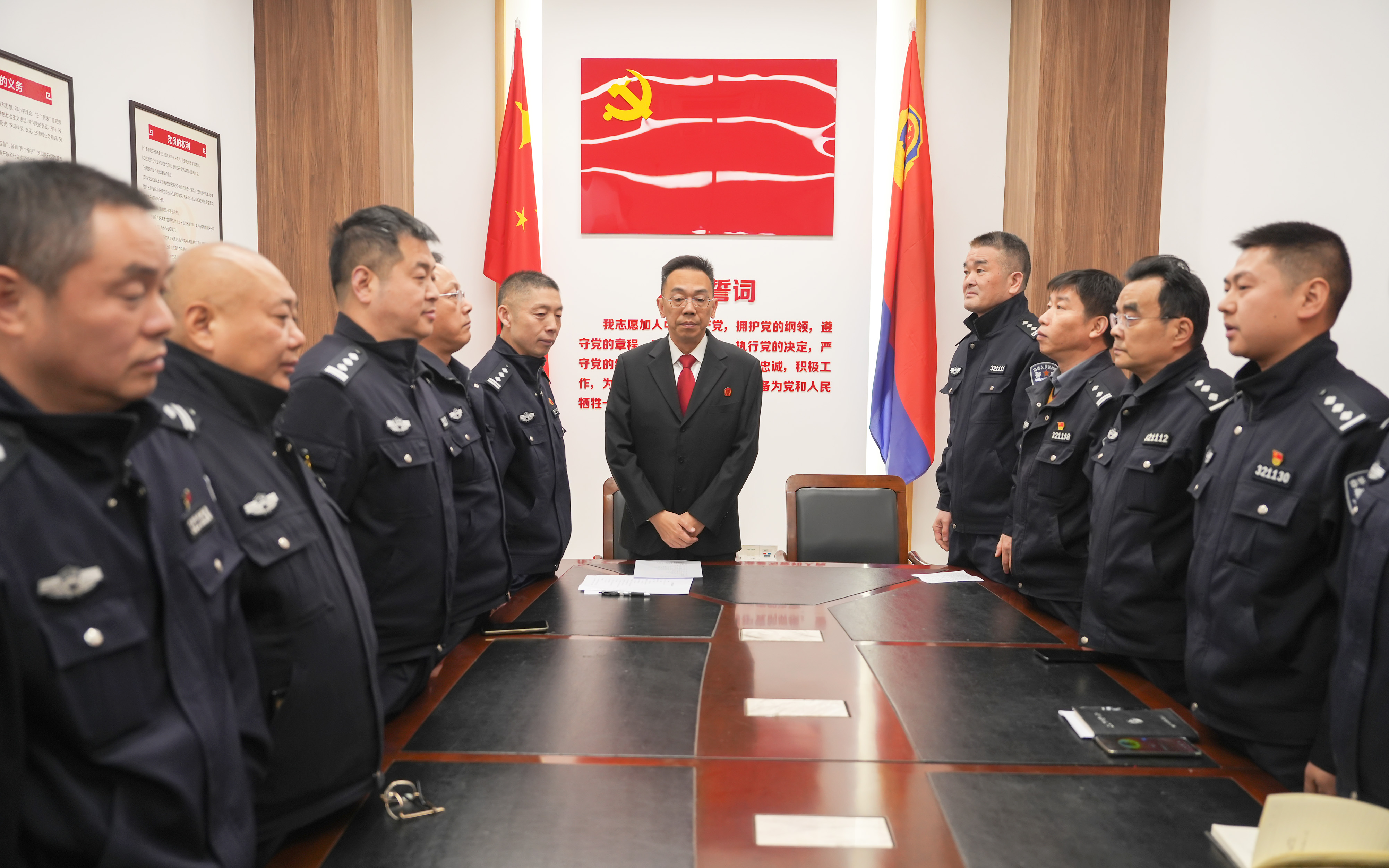 无悔从警路，薪火永相传 | 玄武法院举行司法警察荣誉退休仪式